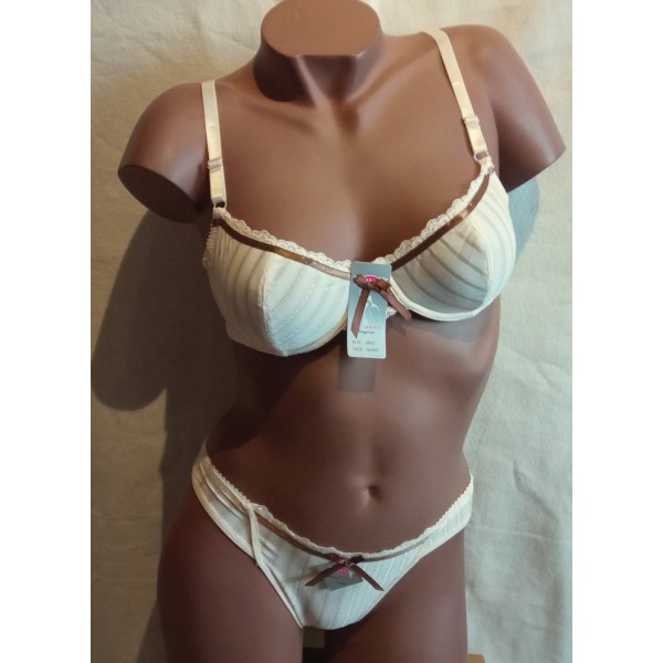 Ensemble avec string 8843 Creme Ensemble avec string 8843 Creme
