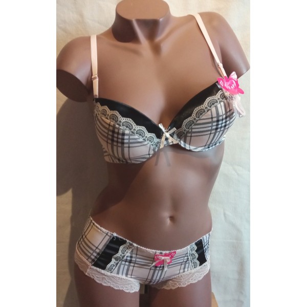 Ensemble avec shorty C206-15 Crème Ensemble avec shorty C206-15 Crème