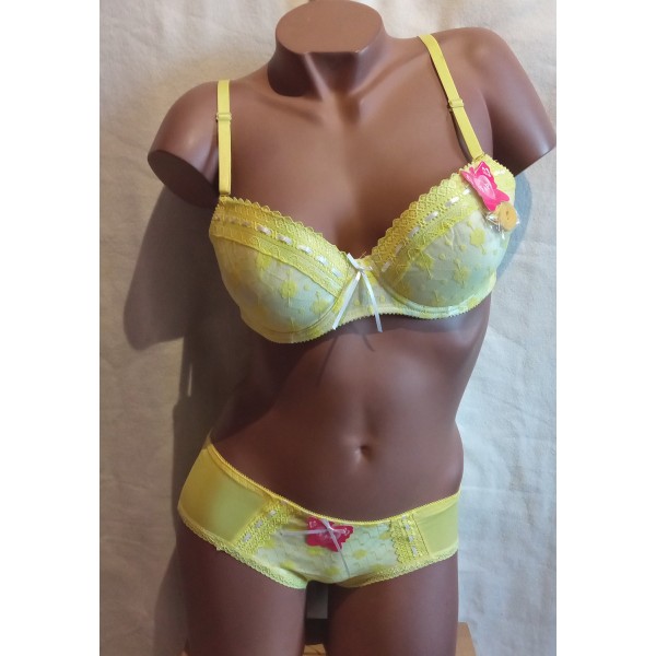 Ensemble avec shorty D1068 Jaune Ensemble avec shorty D1068 Jaune