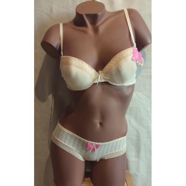 Ensemble avec shorty 8808 Creme Ensemble avec shorty 8808 Creme