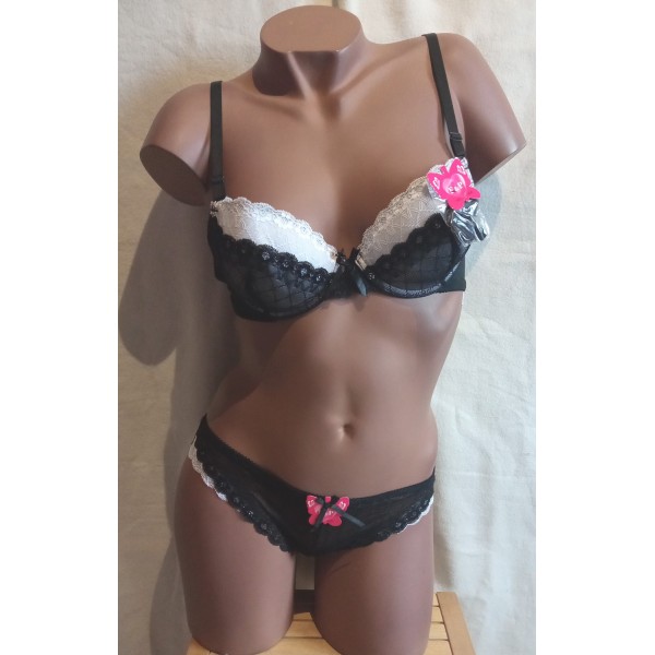 Ensemble B2866 noir avec string Ensemble B2866 noir avec string