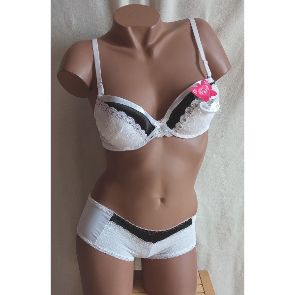 Ensemble avec shorty B2857 Blanc Ensemble avec shorty B2857 Blanc